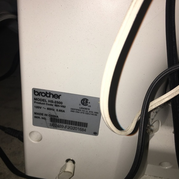 Sewing machine - Picture 4 of 6